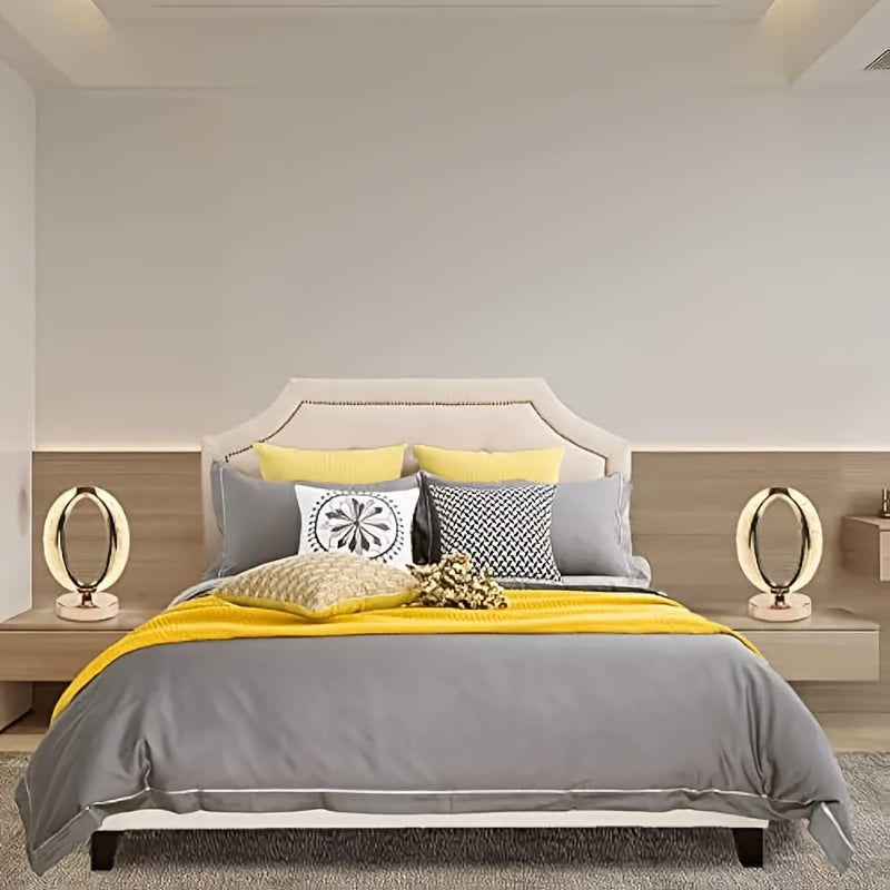 A USB small night light and ambient table lamp, suitable for use beside the bed indoors and in the bedroom. It can also serve as a birthday gift or a festive light for Christmas.